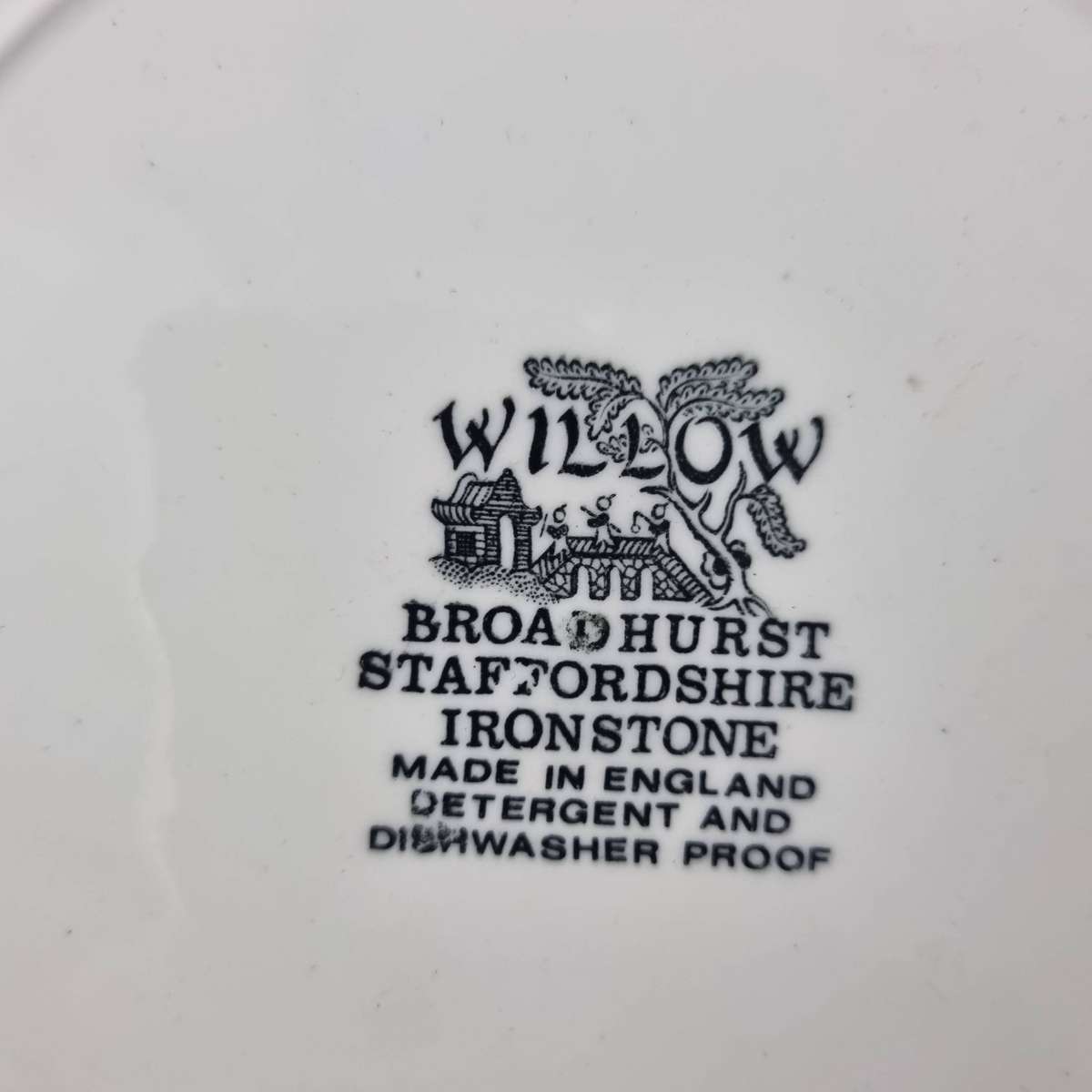 Broadhurst Staffordshire Willow Blue & White 24cm Ironstone Plate  Made in England