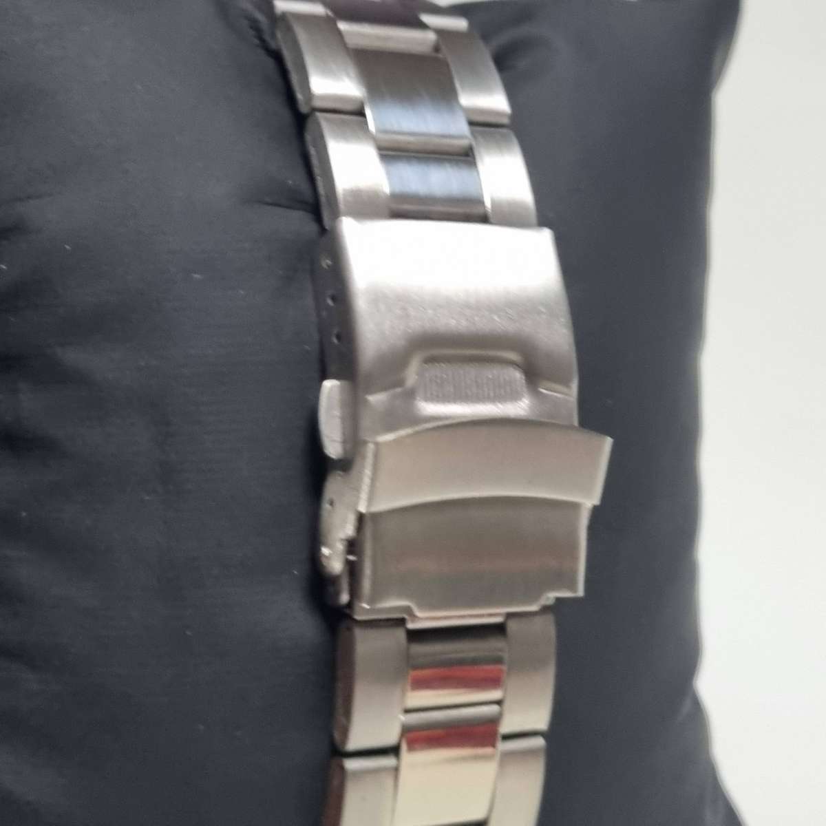 IIK Collection mens wristwatch