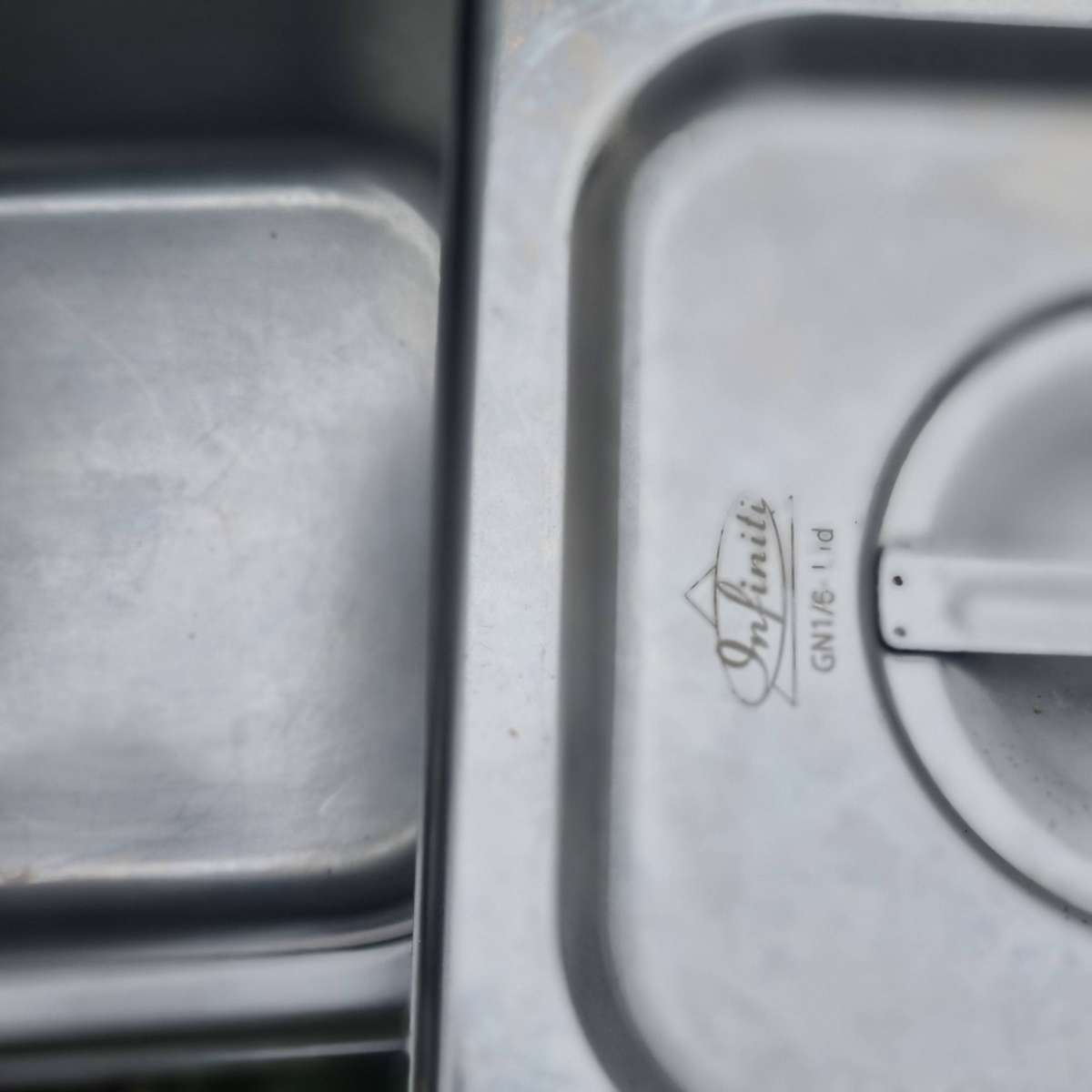 31 Infiniti GN 1/6 Stainless Steel Pans + 2 Bread size ones