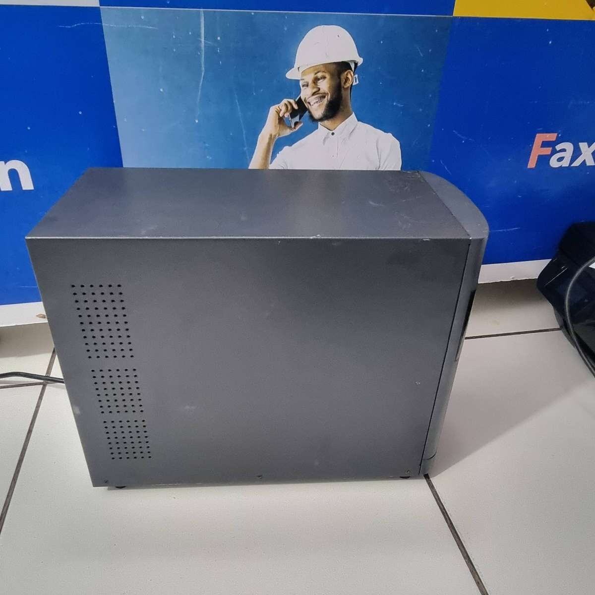 Q-ON QS-2K UPS (2000 VA / 1600 W)