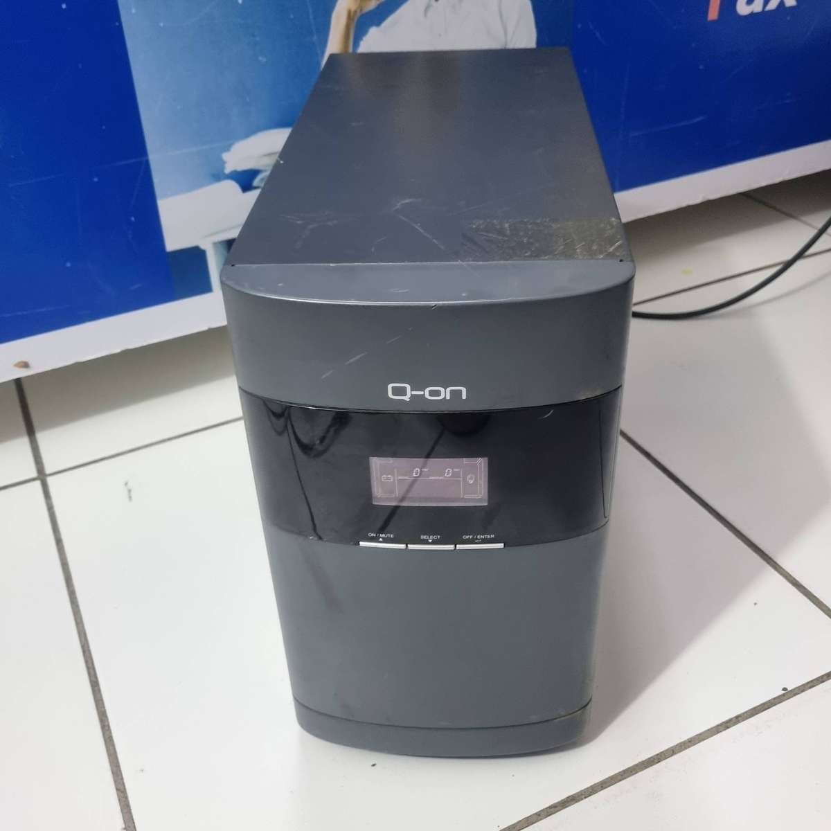 Q-ON QS-2K UPS (2000 VA / 1600 W)
