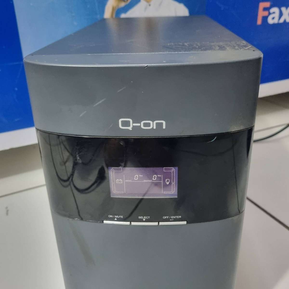 Q-ON QS-2K UPS (2000 VA / 1600 W)