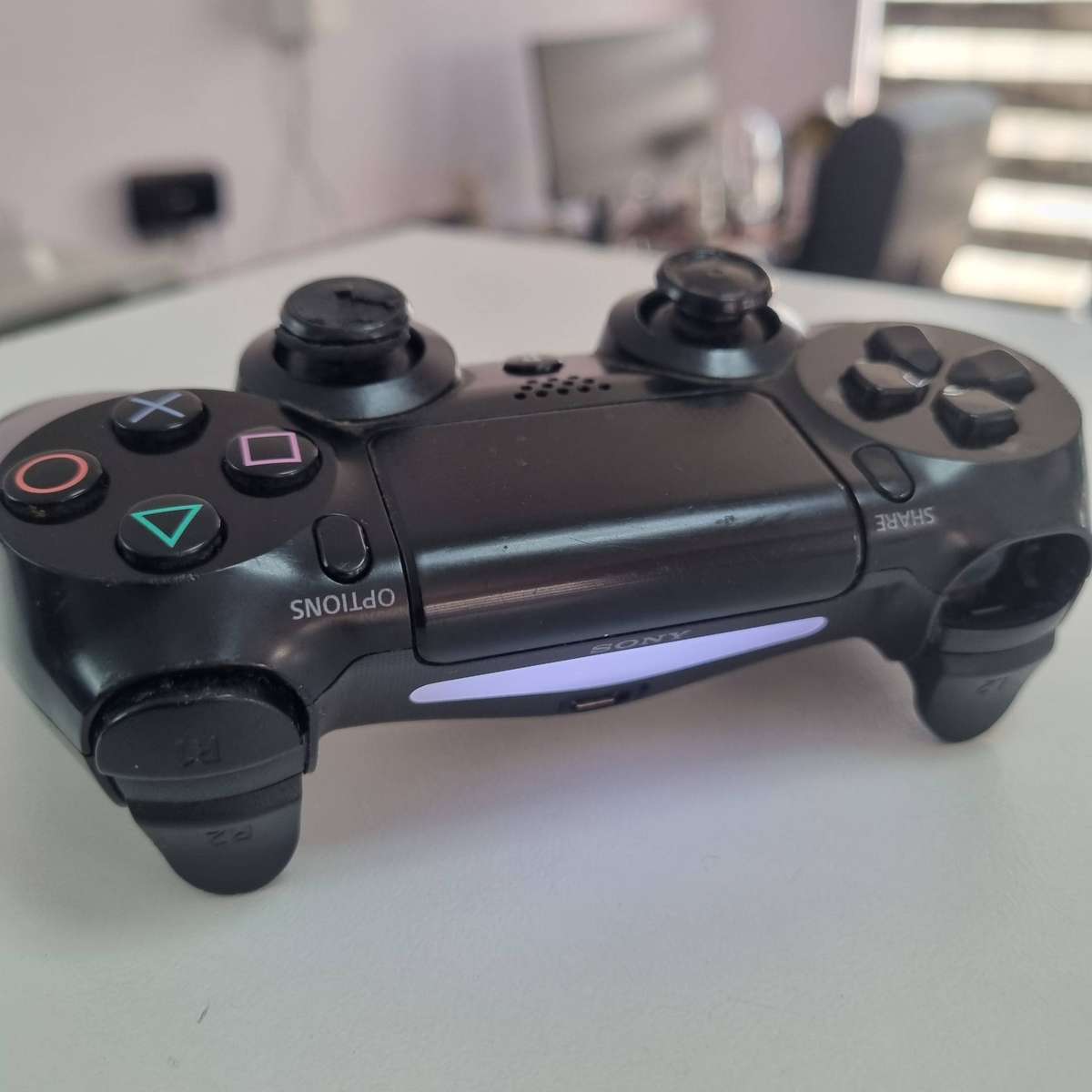 Ps4 controller. (working, see details)