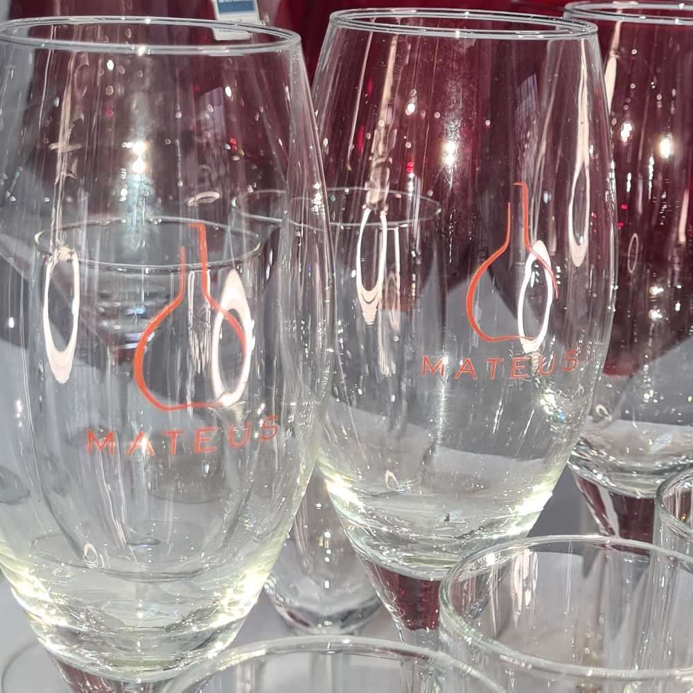 Scott Zwiesel Lot of 30 wine glasses including Scott Zwiesel and Mateus Crystal