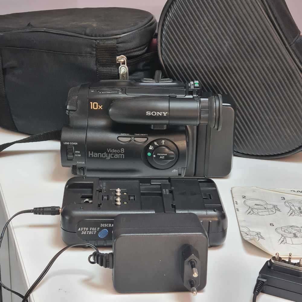 Sony Video Camera CCD-TR202E (See details)