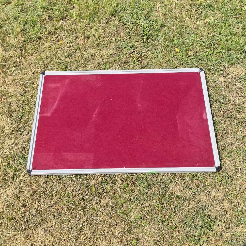 Bulletin board 900 x 600 mm (you bid amount x 2)