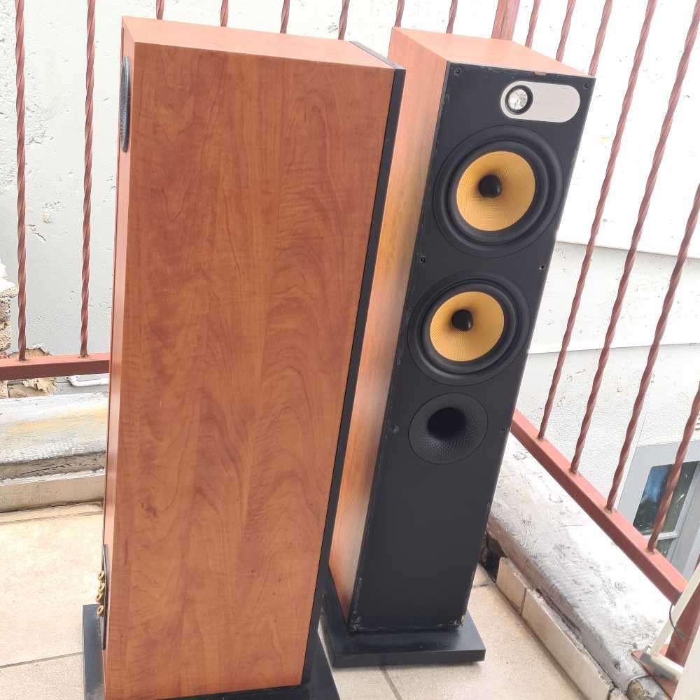 B&W 684 Speakers
