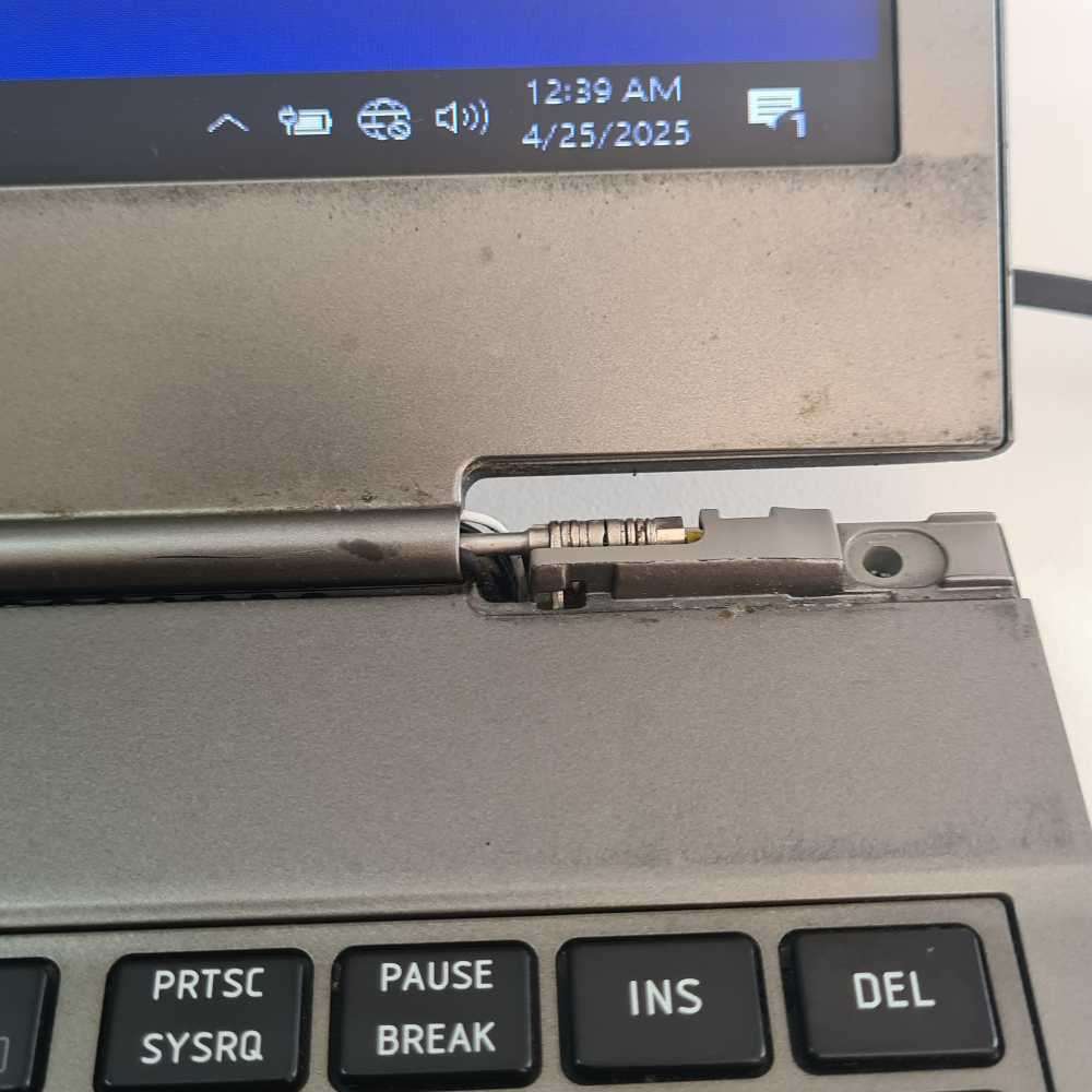 Core I7 vPro Toshiba Portage Z930 with SSD (read details and see all pictures)