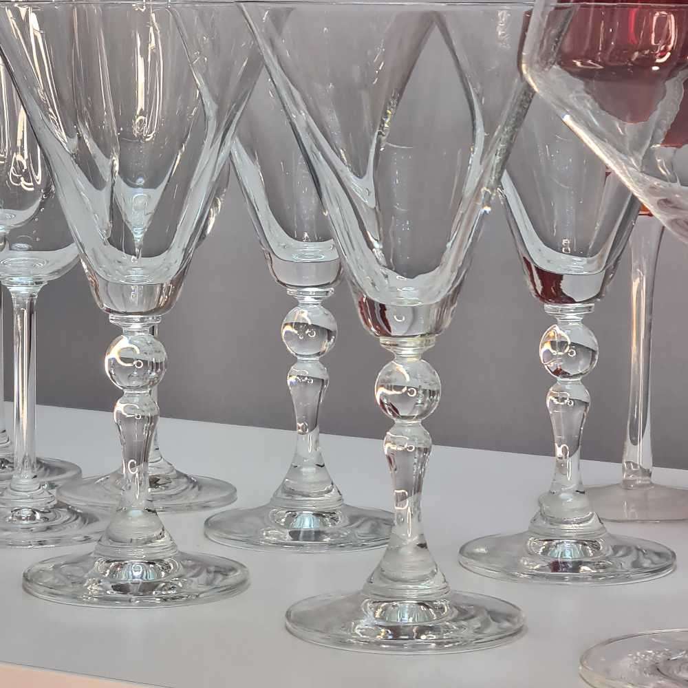 Scott Zwiesel Lot of 30 wine glasses including Scott Zwiesel and Mateus Crystal