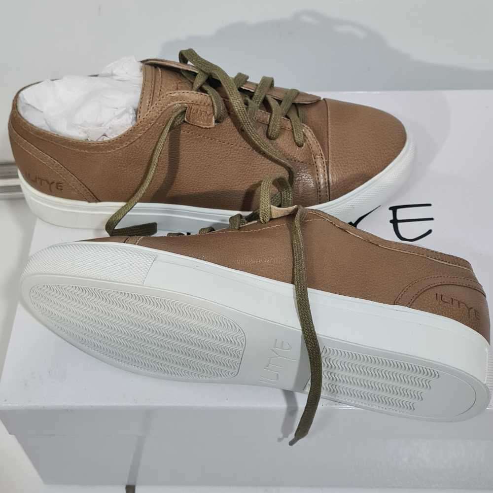 Beautiful Women's / Girl's shoes size 3.5