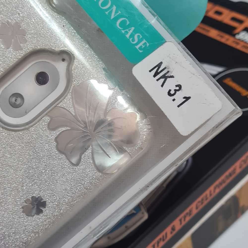 100s of 2015-2018 phones covers, screen protectors, and assorted accessories