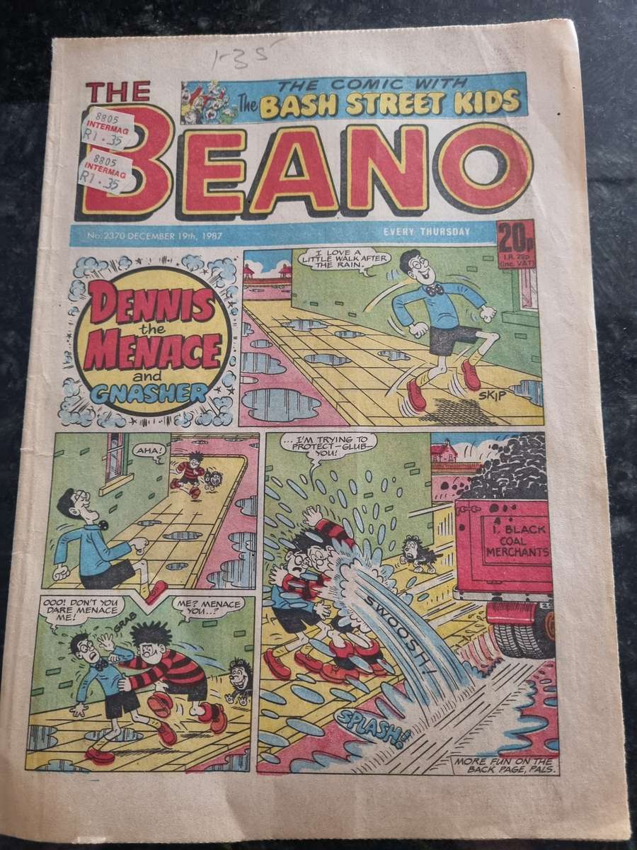 Beano and 1 x box of Spiderman stickers (1 bid takes both) see photo's