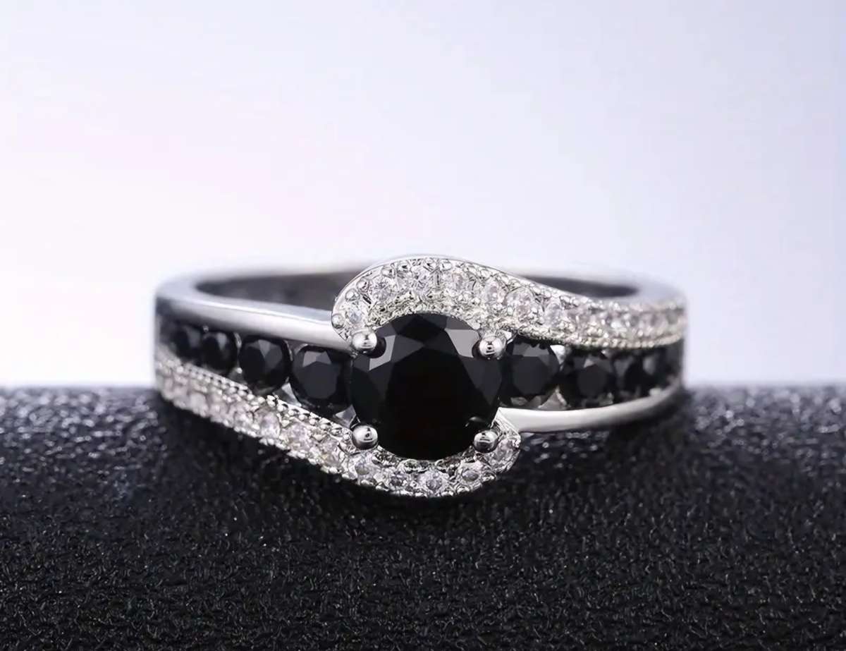 Elegant Dress Ring - gorgeous no stamps