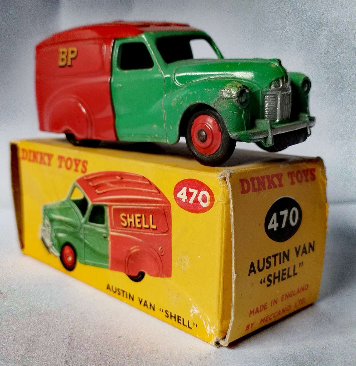 Boxed dinky austin van shell