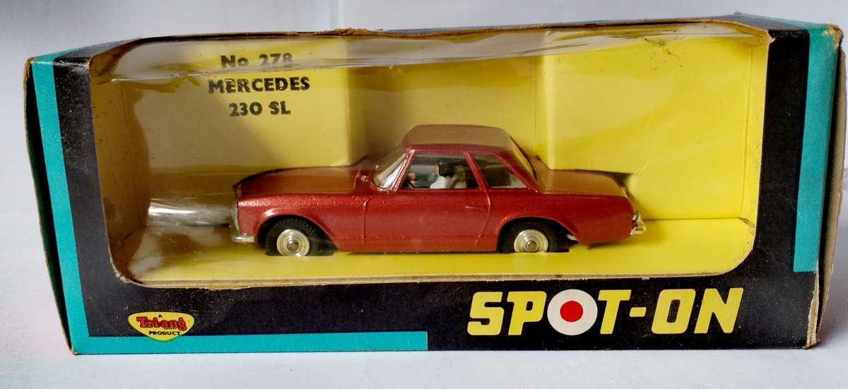 Spot on mercedes 230sl