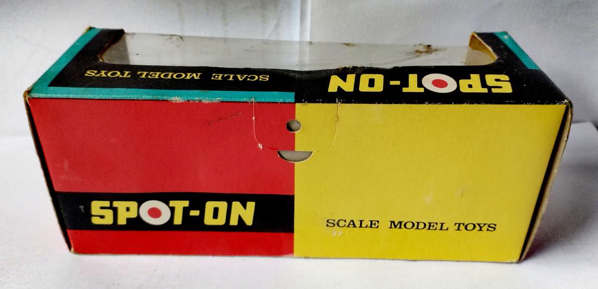 Spot on mercedes 230sl