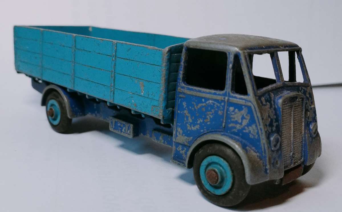 Dinky supertoys guy truck
