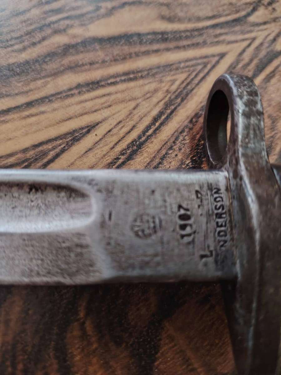 WW1/2  British 1907 Pattern Bayonet & Scabbard (Sanderson & Mangrovite)