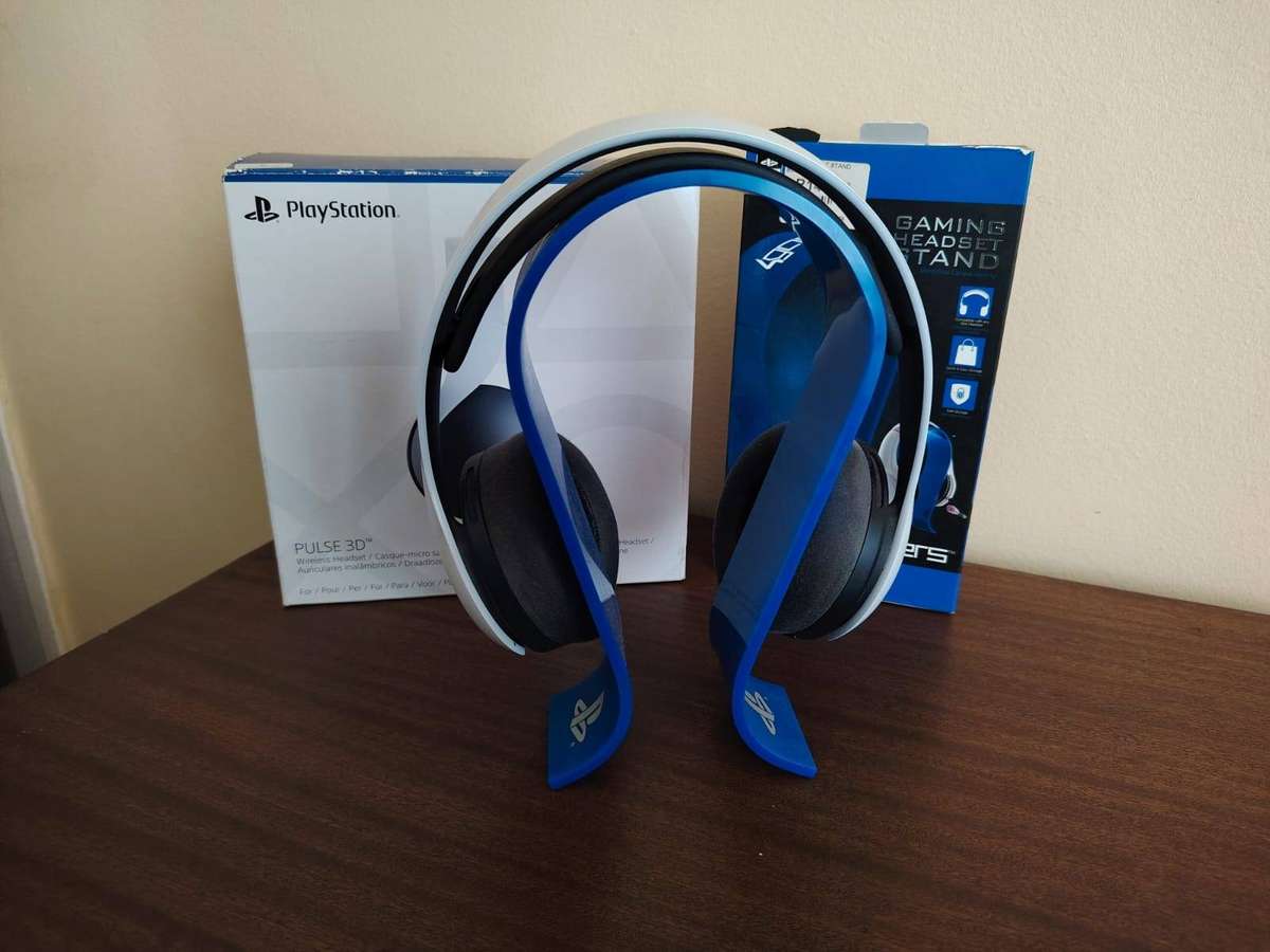 Sony PULSE 3D Wireless Headset (White) + Display Stand & Box