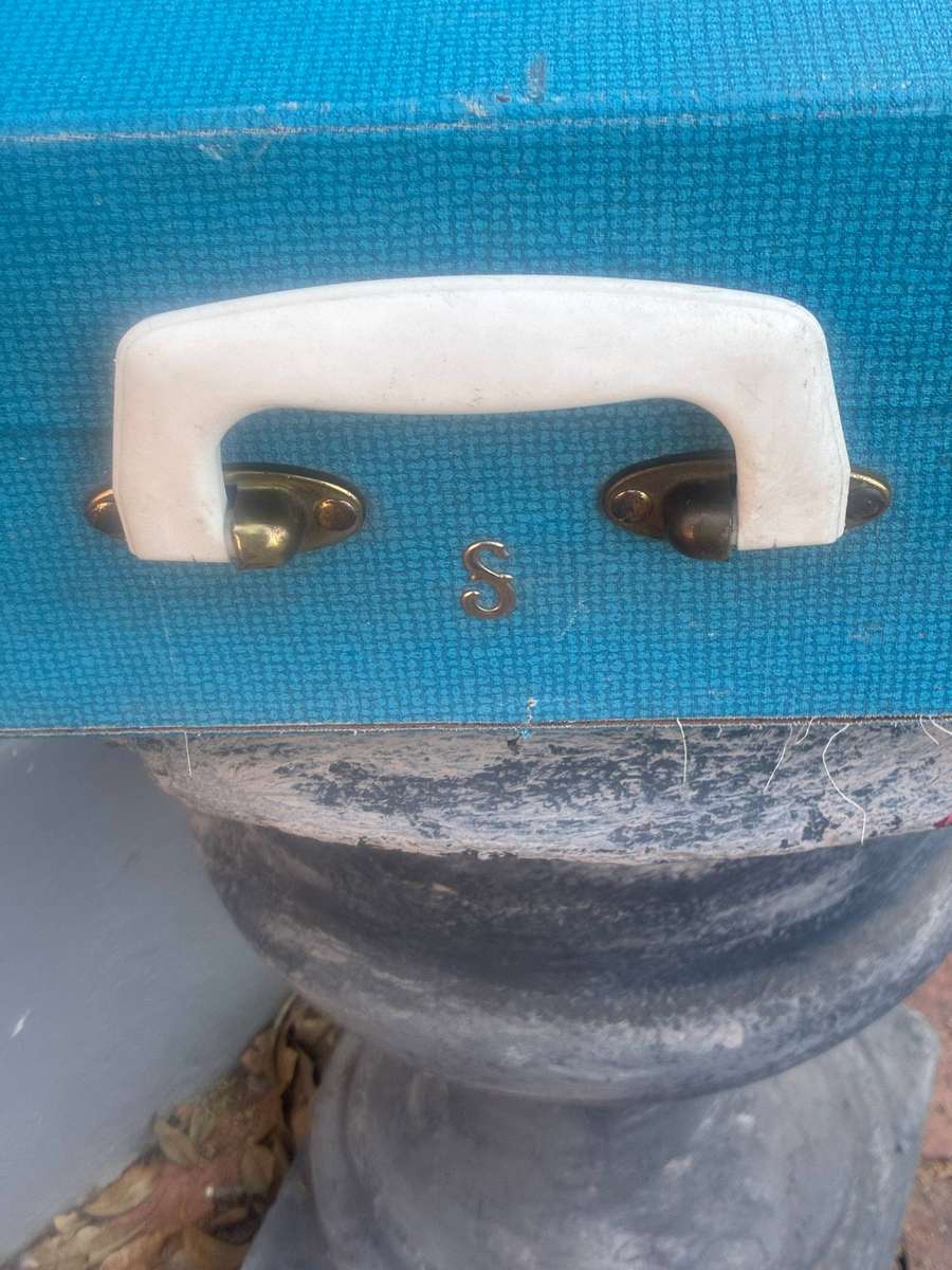 Late Item: 1950s Sirram English Picnic Set in Turquoise Case