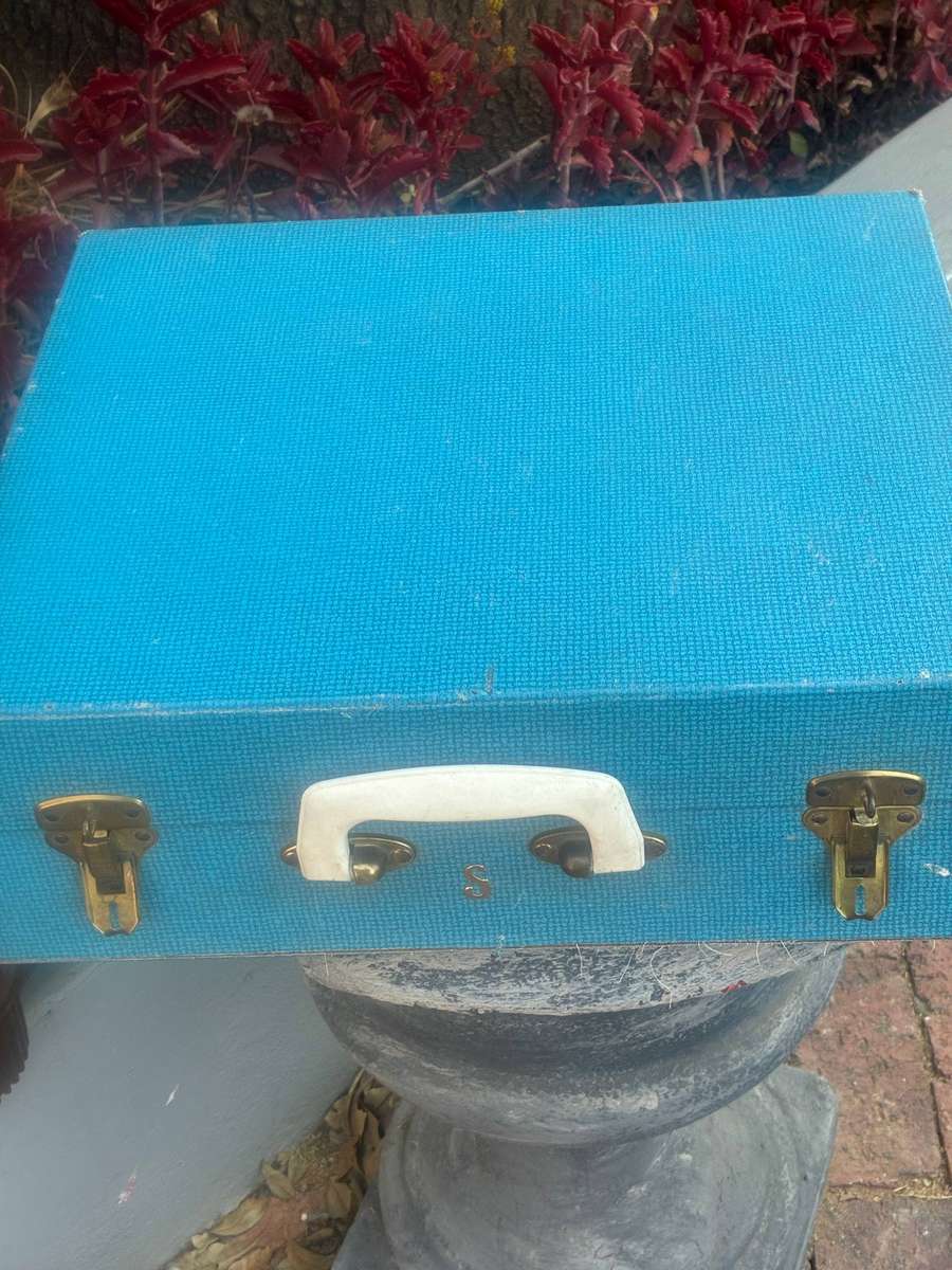 Late Item: 1950s Sirram English Picnic Set in Turquoise Case