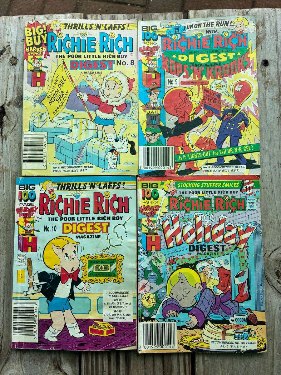 Bundle of 4 Vintage Richie Rich Digest Comics  Nos. 8, 9, 10 & Holiday 11