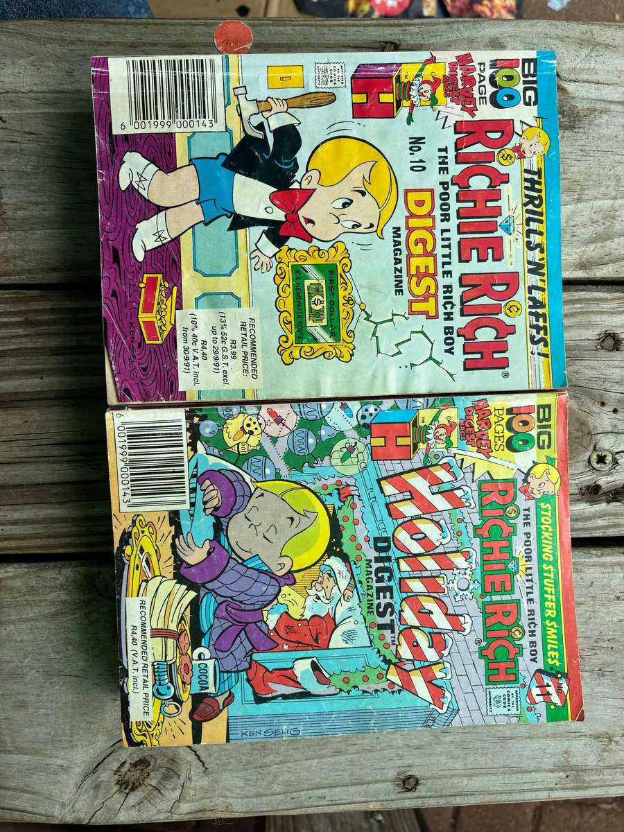 Bundle of 4 Vintage Richie Rich Digest Comics  Nos. 8, 9, 10 & Holiday 11