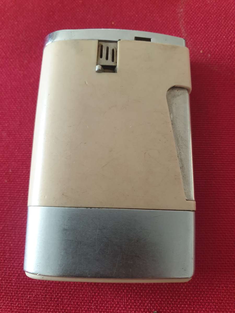 8 x Mancave smoking related items