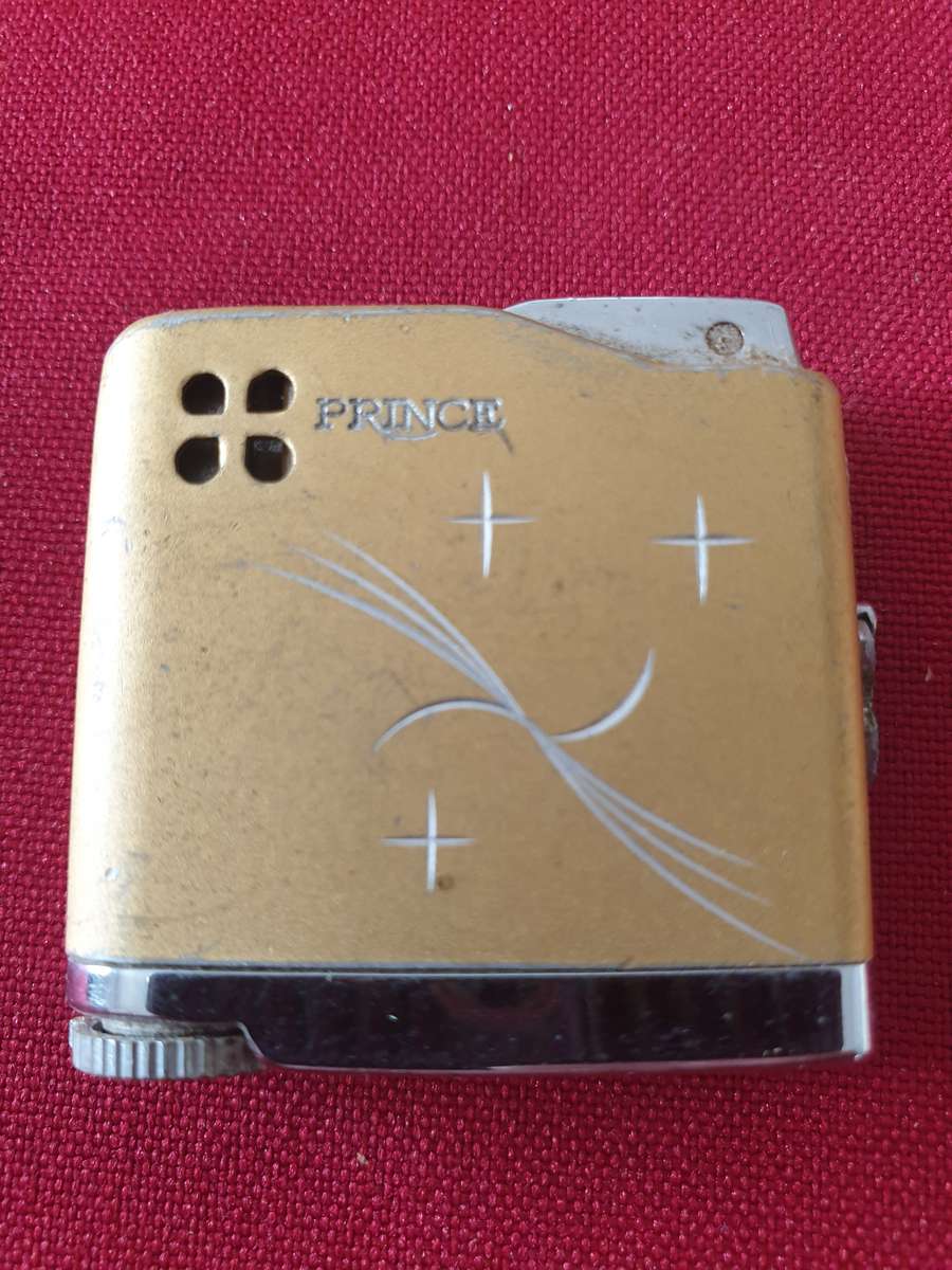 8 x Mancave smoking related items