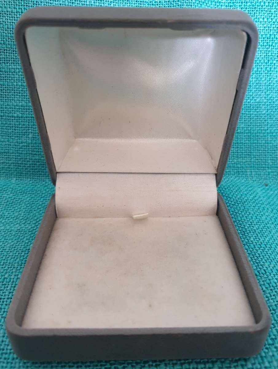 8 x Vintage jewellery/ring boxes