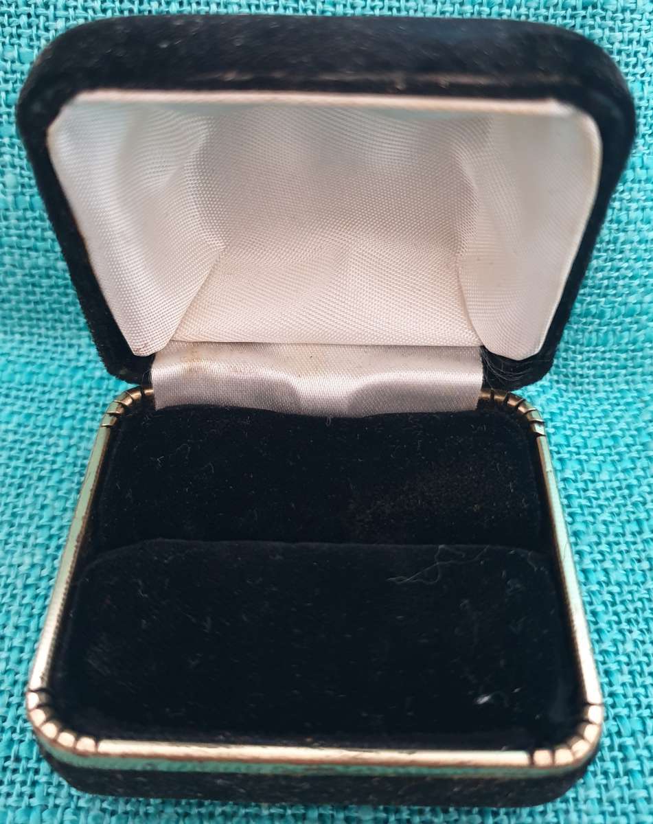 8 x Vintage jewellery/ring boxes