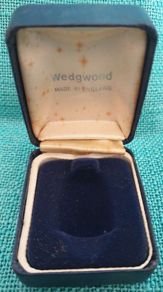 8 x Vintage jewellery/ring boxes