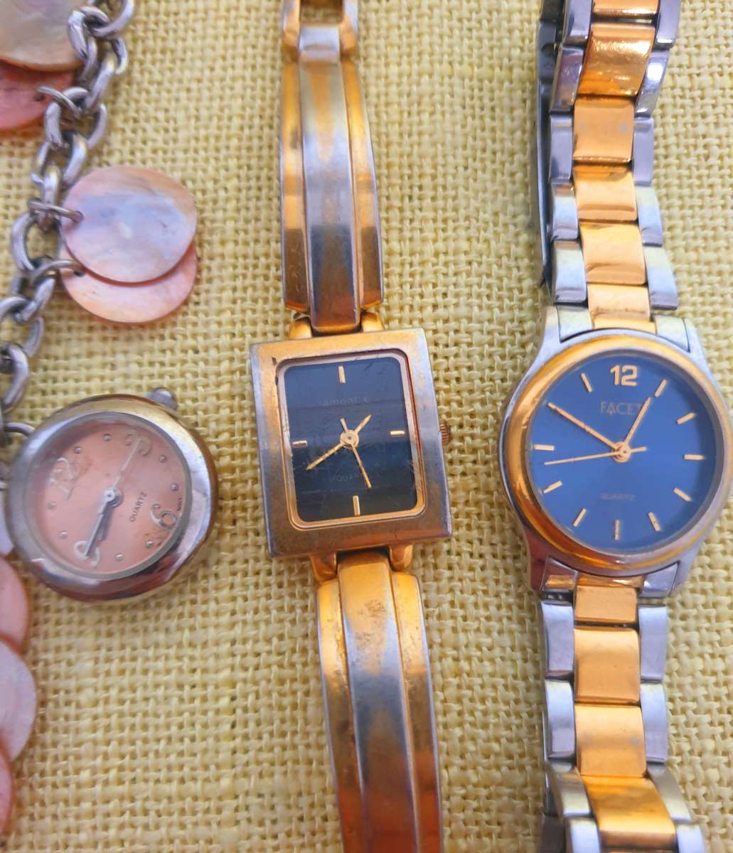8 x Wristwatches (not working) - only for user Dior1 to respond