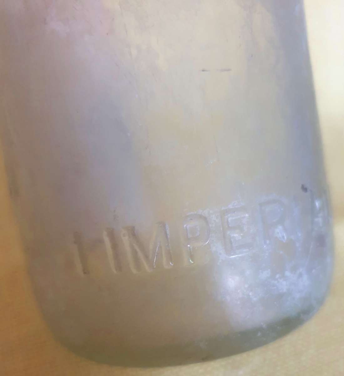 Vintage 1 Imperial pint Atlantic motor oil bottle  - scarce