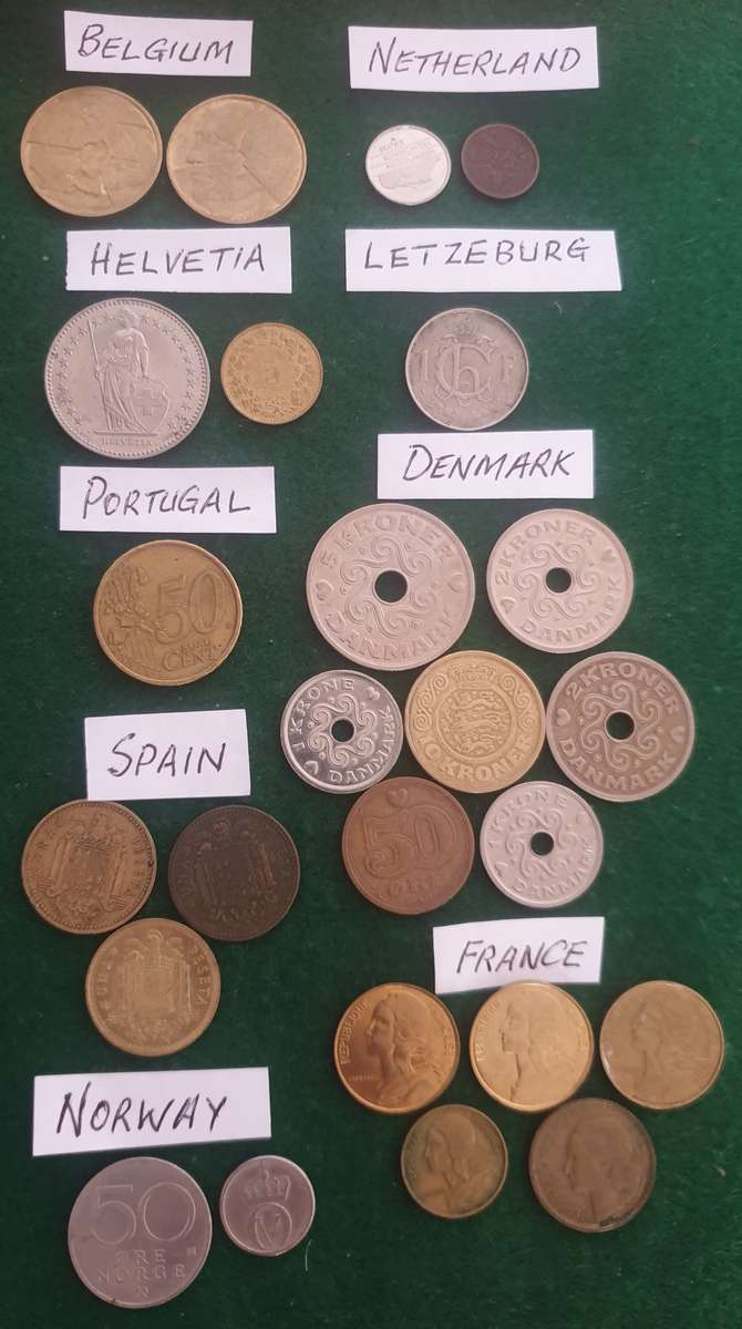 25 x coins from various countries
