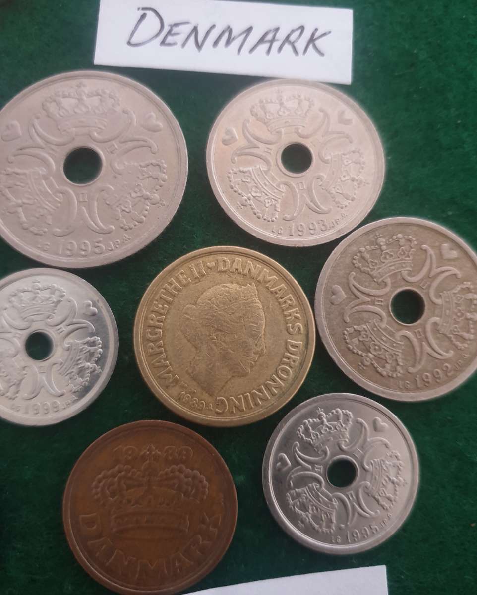 25 x coins from various countries