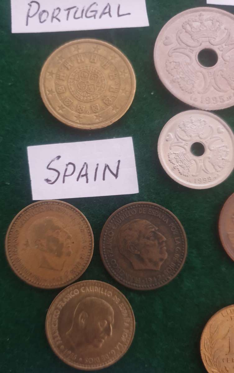 25 x coins from various countries