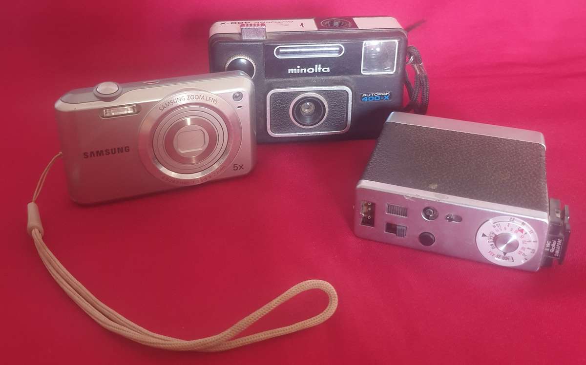 2 x Cameras and 1 x flashlight