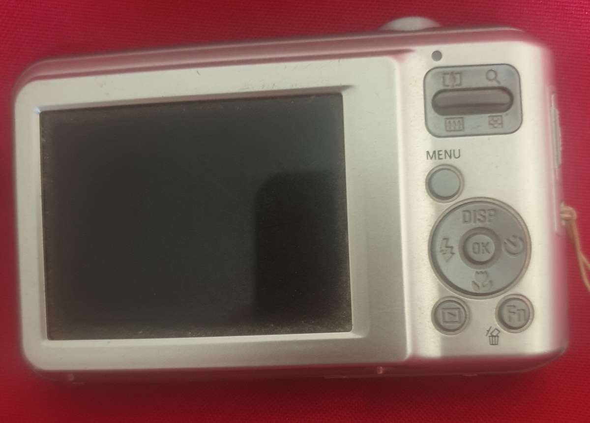 2 x Cameras and 1 x flashlight