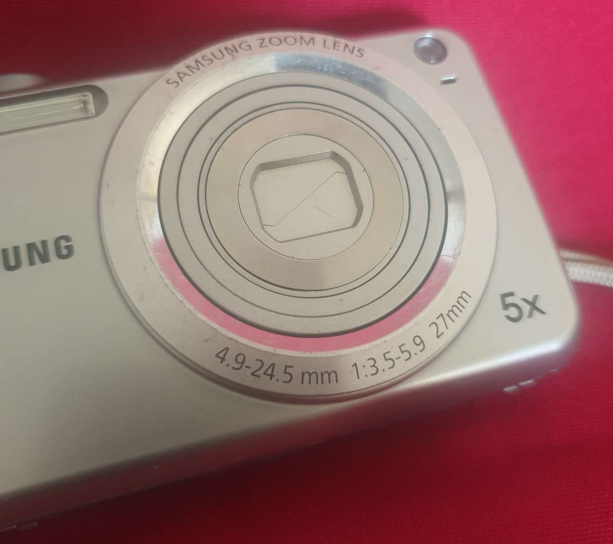 2 x Cameras and 1 x flashlight