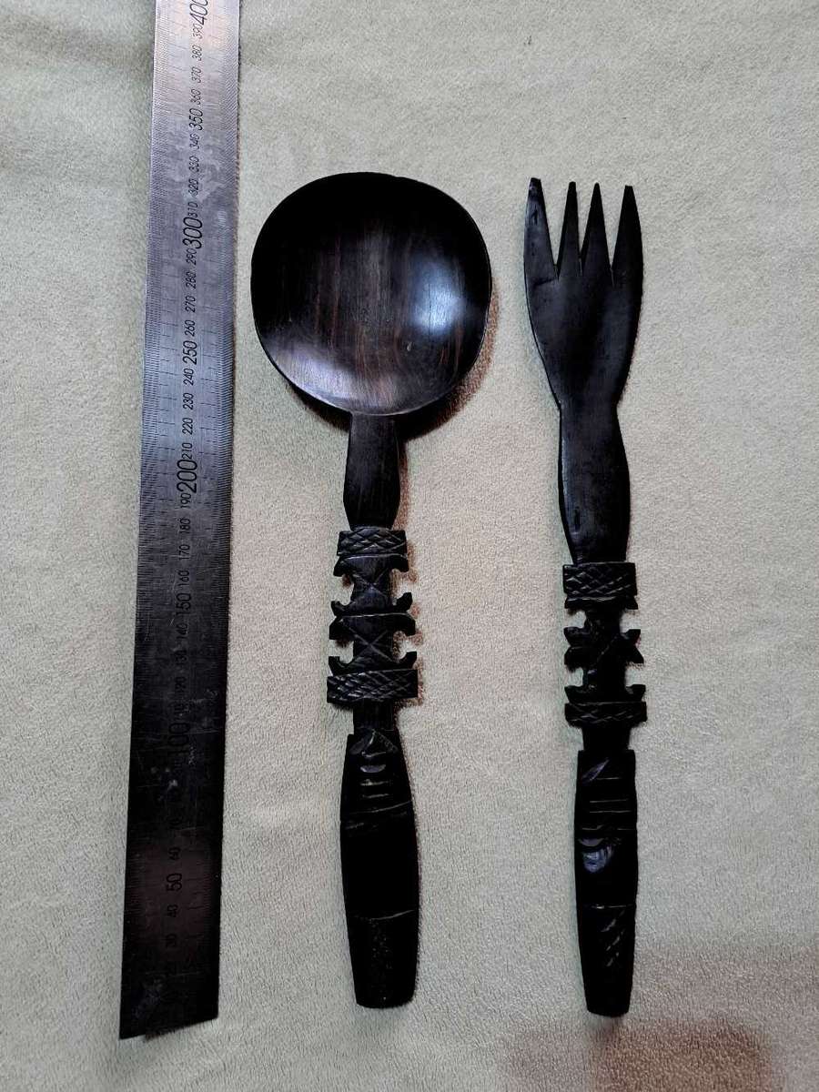 Decrotive handcarved spoon and fork sets