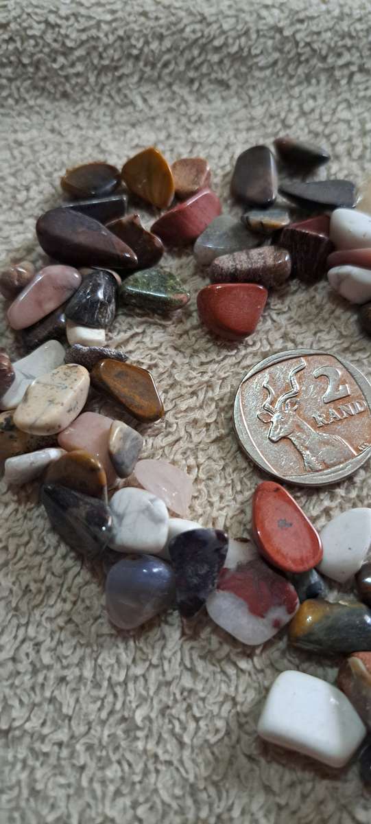 1.5kg Small polished stones