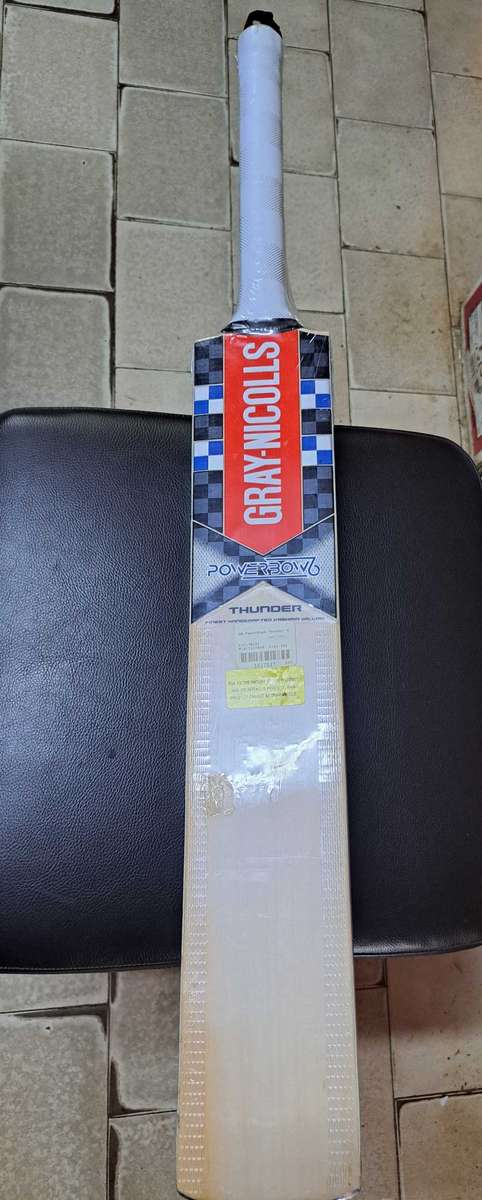 Gray-Nicolls powerbow6 thunder cricket bat