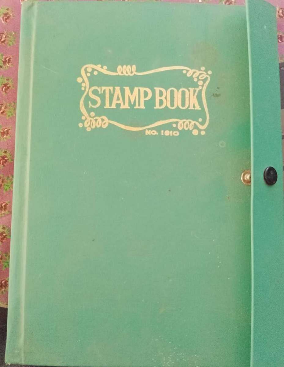 Stamp Album Hard Cover 9 Page 18 Sides  Mix World (NOT CHECKED)