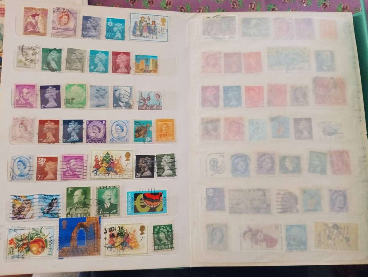 Stamp Album Hard Cover 9 Page 18 Sides  Mix World (NOT CHECKED)