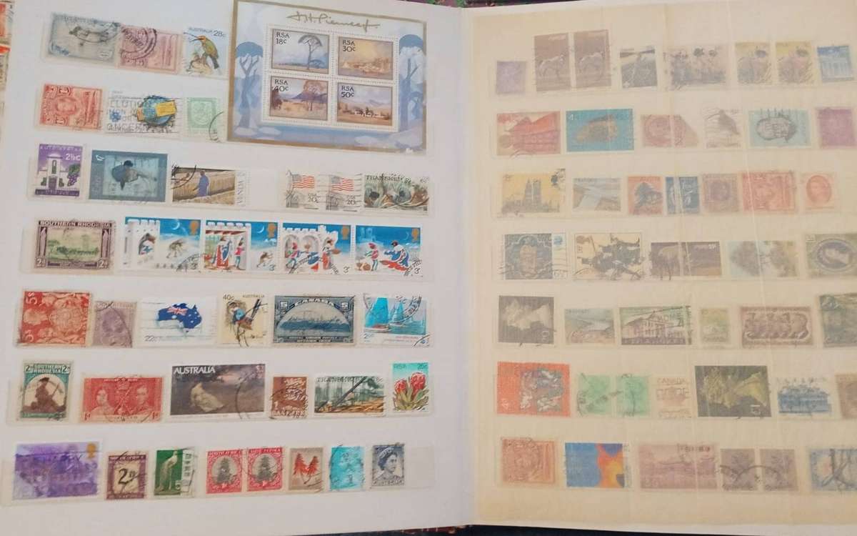 Stamp Album Hard Cover 9 Page 18 Sides  Mix World (NOT CHECKED)