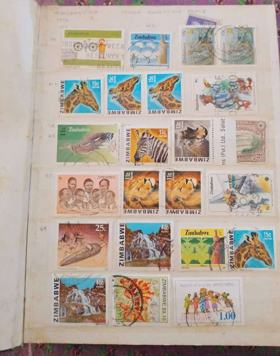 Stamp Album Hard Cover 8 Page 16 Sides  Mix World (NOT CHECKED)