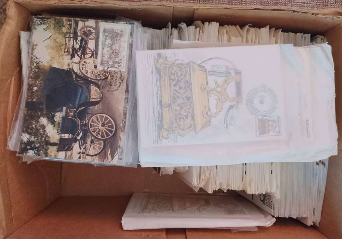Box Of Maxi Card Sets  Mixed Africa