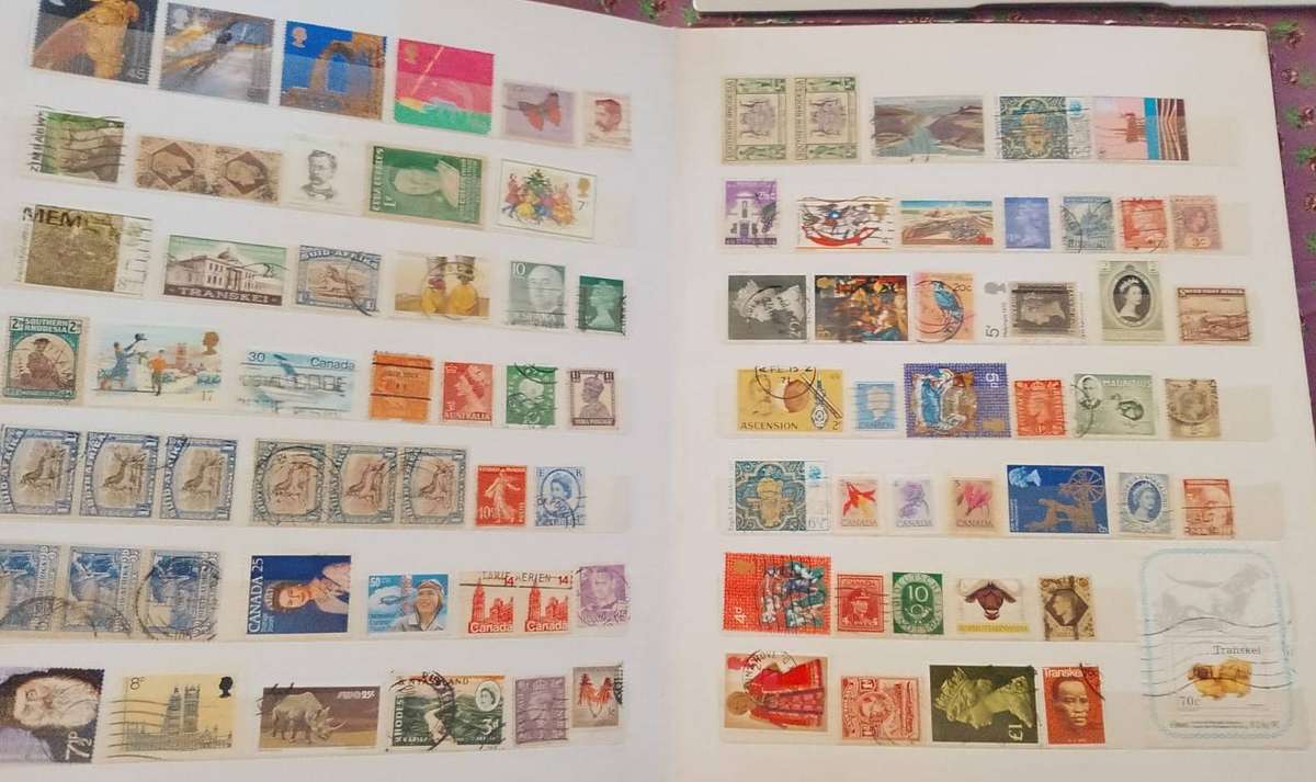 Stamp Album Hard Cover 9 Page 18 Sides  Mix World (NOT CHECKED)