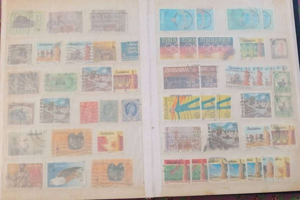 Stamp Album Hard Cover 8 Page 16 Sides  Mix World (NOT CHECKED)